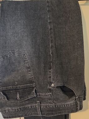Boot Cut Women's Jeans in Washed Black